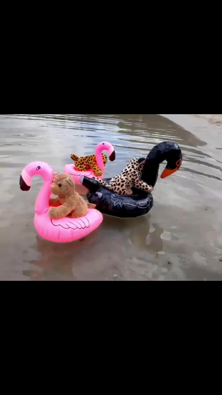 Riding the flamingo #Flamingo  #Schwimmtiere  #Getraenkehalter  #Floatie  #Floater  #JubaOnTour  #PlushiesOfInstagram  #PlushiesOfGermany  #Plushie  #Kuscheltier  #plushies  #plushiecommunity  #instaplushies  #stuffies  #stuffiesofinstagram